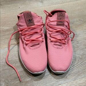 adidas Tennis HU
Pharrell Tactile Rose